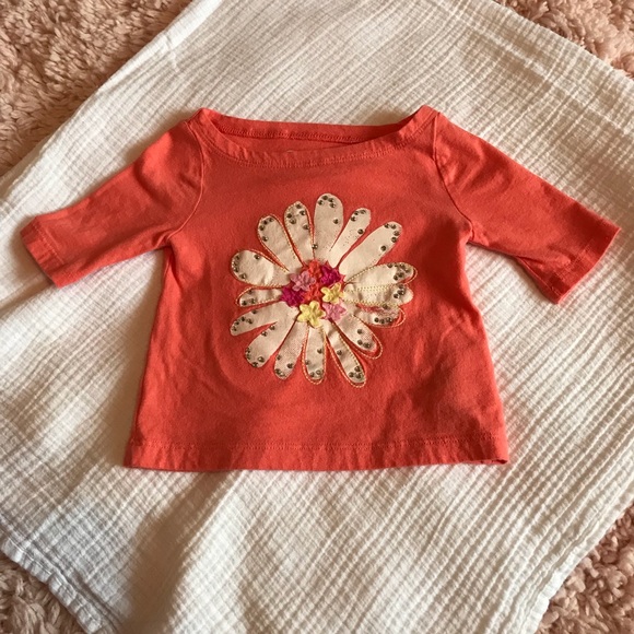 OshKosh B’Gosh Girl shirts 6M Star & Daisy 2 pack! - Picture 2 of 6